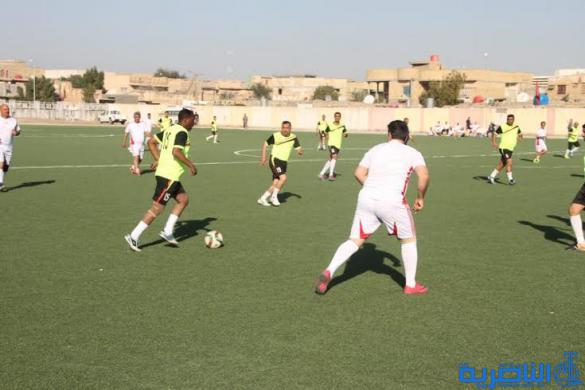 بالصور : مباراة بكرة القدم بين رواد ذي قار ورواد المنتخب الوطني