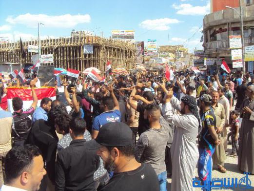 بالصور : العشرات من انصار التيار الصدري في الناصرية يتظاهرون في &quot; يوم المظلوم &quot;