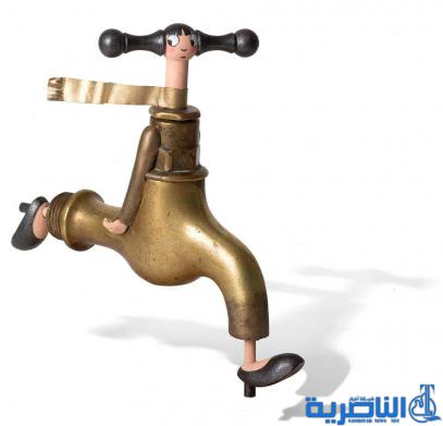 فنان يحول الأدوات البسيطة إلى شخصيات ساخره