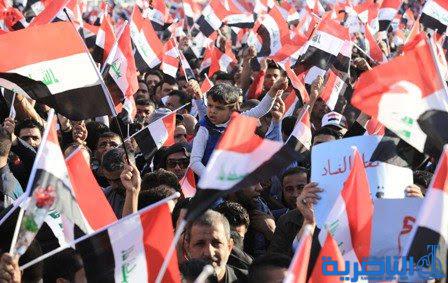 بالصور .. موجات المتظاهرين تضرب أسوار المنطقة الخضراء وتسمع صوتها