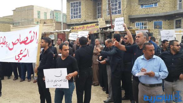 متظاهرون في الشطرة يطالبون بمحاكمة بعثي كبير من ابناء المدينة بعد ايام من اعتقاله 