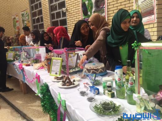  كلية الصيدلة في ذي قار تقيم معرضا لاعشاب الطبية - تقرير مصور -