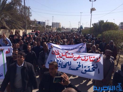 العشرات من محتجزي رفحاء يتظاهرون في الناصرية للاسراع بصرف امتيازاتهم - تقرير مصور -