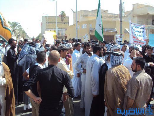الناصرية : العشرات من ذوي الجنود المفقودين في سبايكر يتظاهرون مجددا لمعرفة مصير ابنائهم- تقرير مصور - 