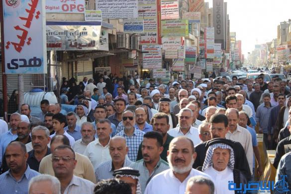 بالصور: الناصرية تشيع الشيخ ابو ابراهيم الناصري الى مثواه الاخير