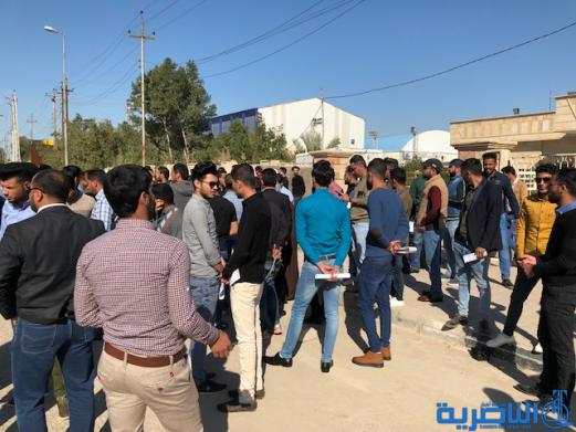 المعينون في تربية ذي قار يتظاهرون احتجاجا على التريث باوامر المباشرة - تقرير مصور -