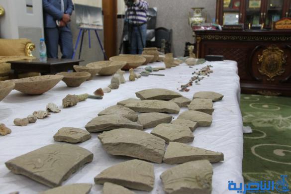 مواطن من ناحية الفجر يسلم محافظ ذي قار 102 قطعة اثرية – تقرير مصور -