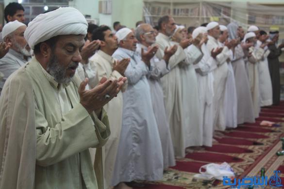 74 مصليا يؤدون شعيرة الاعتكاف في مسجد الشيخ عباس الكبير في الناصرية - تقرير مصور - 