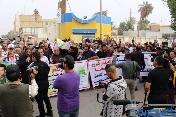 بالصور:تظاهرة الناصرية ضد مشروع خصخصة الكهرباء