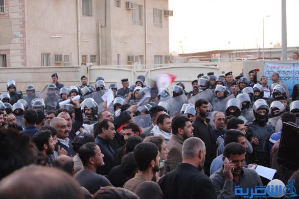 بالصور:المئات يتظاهرون في وسط الناصرية ضد مشروع خصخصة الكهرباء 