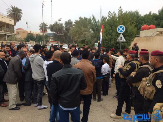 بالصور : متظاهرو الناصرية يطالبون بإصلاح النظام القضائي