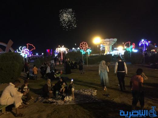 بالصور:فرحة العيد مرتسمة على وجوه العوائل في الناصرية