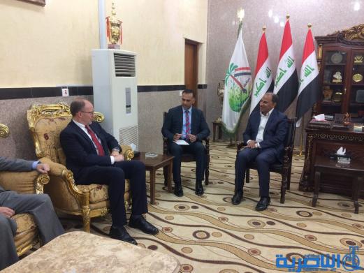 السفير الامريكي يزور الناصرية ويبدي رغبة بلاده بالاستثمار في مجالي النفط والسياحة - تقرير مصور -