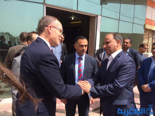 السفير الامريكي يزور الناصرية ويبدي رغبة بلاده بالاستثمار في مجالي النفط والسياحة - تقرير مصور -