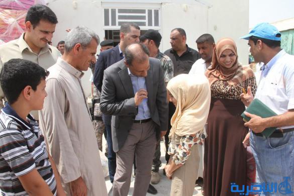 محافظ ذي قار يشرف على توزيع مساعدات التأثيث على اكثر من 400 اسرة النازحة – تقرير مصور -