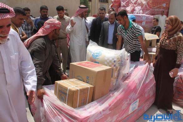محافظ ذي قار يشرف على توزيع مساعدات التأثيث على اكثر من 400 اسرة النازحة – تقرير مصور -