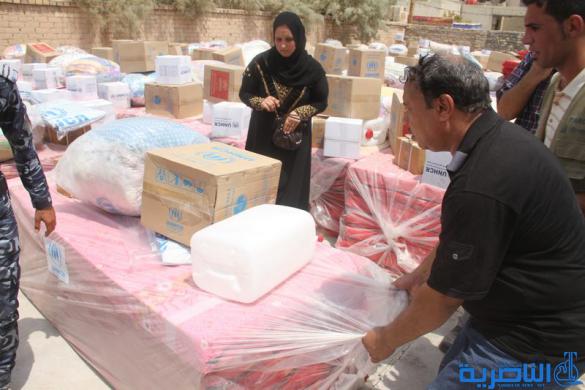 محافظ ذي قار يشرف على توزيع مساعدات التأثيث على اكثر من 400 اسرة النازحة – تقرير مصور -