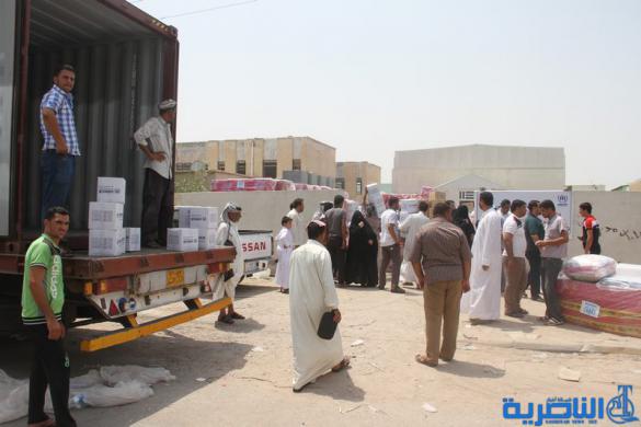 محافظ ذي قار يشرف على توزيع مساعدات التأثيث على اكثر من 400 اسرة النازحة – تقرير مصور -