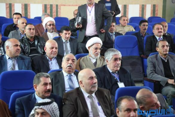 ‫محافظ ذي قار يطالب بتشريع قانون حماية المعلم ويدعو العشائر لدعم المؤسسات التربوية‬