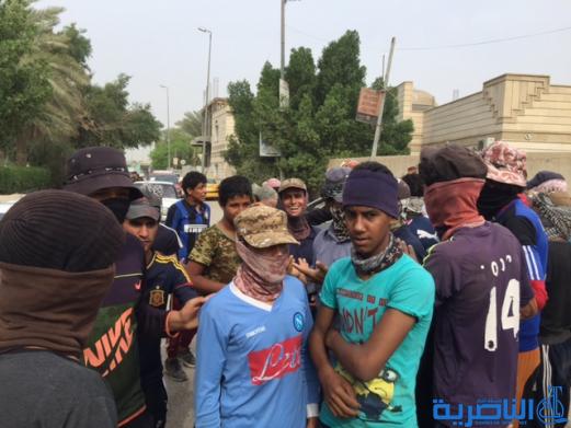  للمطالبة برواتبهم ، والاخيرة تؤكد جميع الرواتب مدفوعة