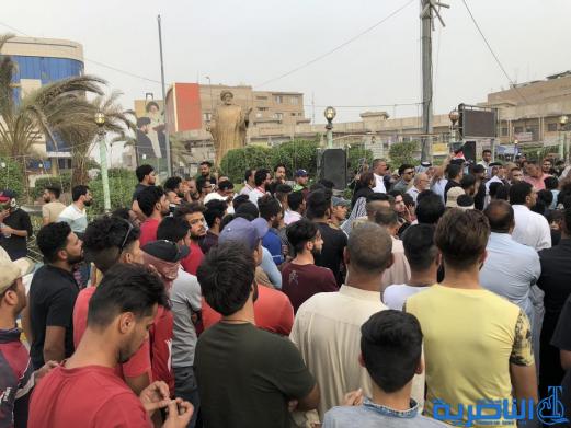بالصور:متظاهرون في الناصرية يطالبون حكومة بغداد بتحسين الخدمات وتامين فرص العمل