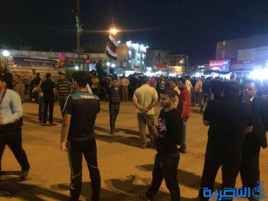 بالصور : العشرات يتظاهرون