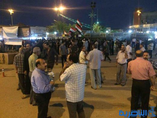 بالصور : العشرات يتظاهرون 