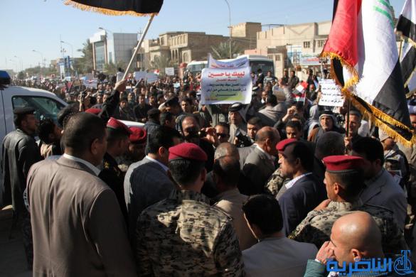 متظاهرو الناصرية : مستمرون بالتظاهر حتى الغاء المواد "المخجلة" المتعلقة بتقاعد البرلمانيين - تقرير مصور -
