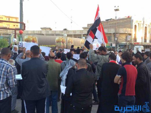بالصور : متظاهرو الناصرية يطالبون العبادي بالاعتذار ويؤكدون استمرار التظاهرات السلمية