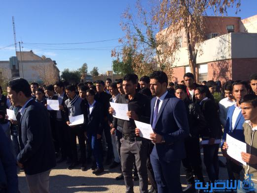 طلبة كلية الاعلام في ذي قار يعتصمون احتجاجا على قرار الجامعة باعفاء العميد