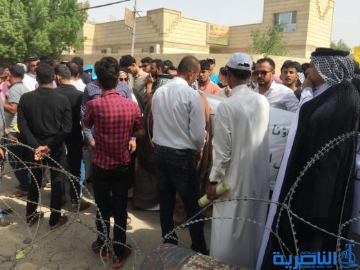 بالصور:العشرات من قرية ام الشويج  يتظاهرون للمطالبة بتحسين الخدمات