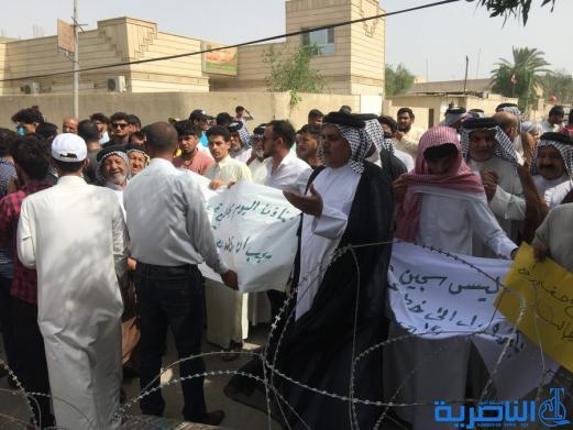 بالصور:العشرات من قرية ام الشويج  يتظاهرون للمطالبة بتحسين الخدمات