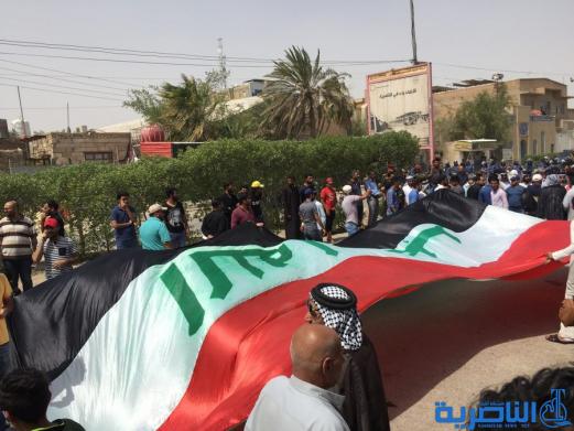 بالصور:عشائر قضاء الدواية وناحية سيد دخيل يتظاهرون امام مجلس المحافظة