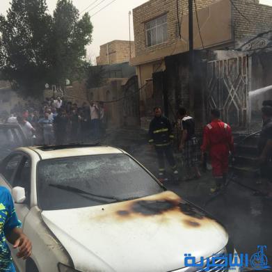 بالصور :حريق مجهول المصدر يلتهم ثلاث سيارات ومنزلين اثنين في الناصرية
