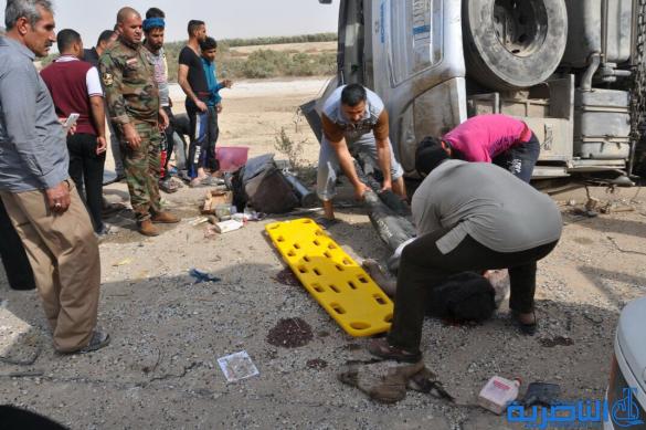 بالصور:مصرع واصابة 18 زائرا كويتيا في حادث سير جنوبي الناصرية 
