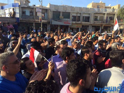 بالصور : العشرات يتظاهرون في الناصرية للمطالبات باصلاحات جذرية في العملية السياسية