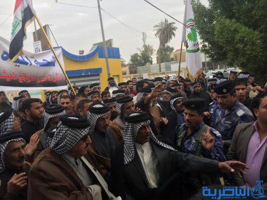 فلاحو ذي قار يتظاهرون للمطالبة باطلاقات مائية عاجلة لانقاذ الخطة الزراعية - تقرير مصور -
