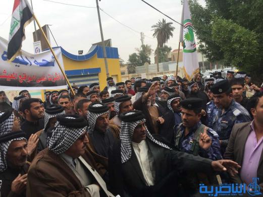 فلاحو ذي قار يتظاهرون للمطالبة باطلاقات مائية عاجلة لانقاذ الخطة الزراعية - تقرير مصور -