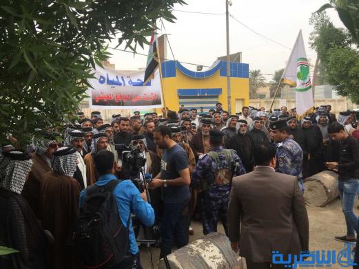 فلاحو ذي قار يتظاهرون للمطالبة باطلاقات مائية عاجلة لانقاذ الخطة الزراعية - تقرير مصور -