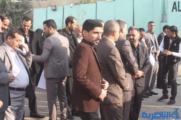  بالصور  :موظفو المصارف في ذي قار ينظمون وقفة احتجاجية ضد سلم الرواتب الجديد