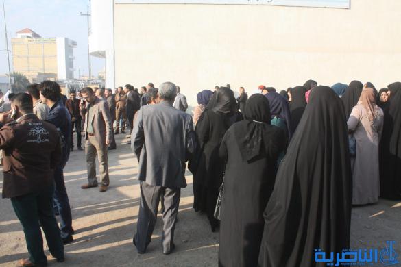  بالصور  :موظفو المصارف في ذي قار ينظمون وقفة احتجاجية ضد سلم الرواتب الجديد