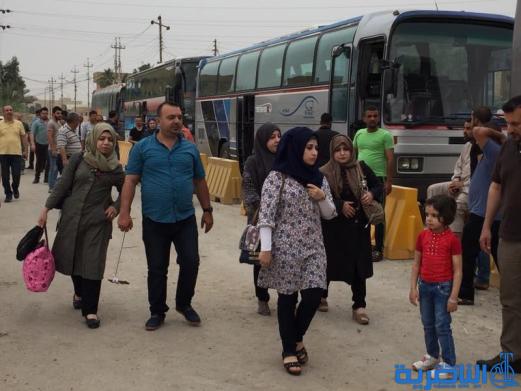 بالصور:وصول 400 سائحا الى محطة الناصرية للقطارات لغرض السياحة في الاهوار