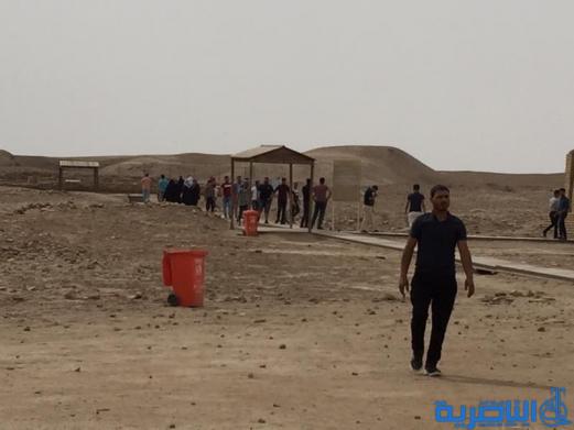 بالصور:سواح بغداد والديوانية في زقورة اور الاثرية