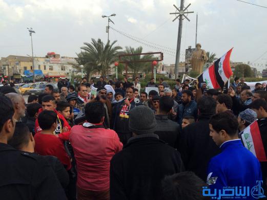 بالصور : متظاهرو الناصرية يجددون مطالبتهم بالاصلاح الحكومي بعد مرور عام 