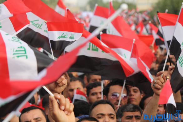 بالصور : الالاف يتجمعون امام مجلس ذي قار تنديدا بالفساد 