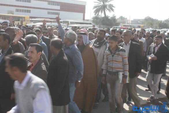 العشرات من محتجزي رفحاء يتظاهرون في الناصرية للاسراع بصرف امتيازاتهم - تقرير مصور -