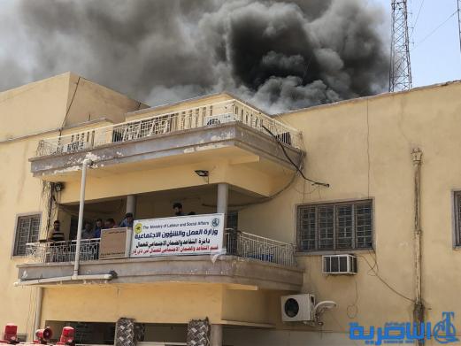بالصور:اندلاع حريق في الطابق العلوي لدائرة قسم التقاعد والضمان الاجتماعي