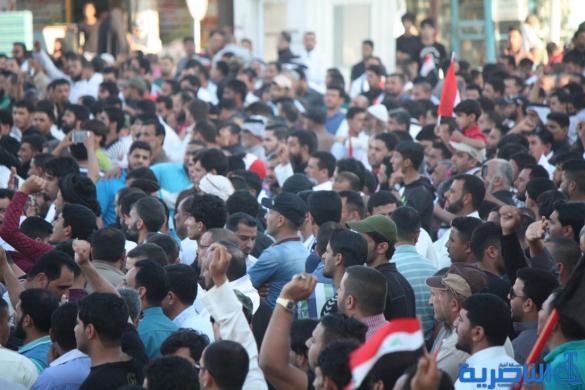 بالصور:الصدريون يتظاهرون وسط الناصرية تنديدا بتهديد الصدر 