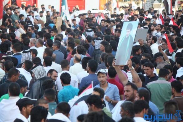 بالصور:الصدريون يتظاهرون وسط الناصرية تنديدا بتهديد الصدر 