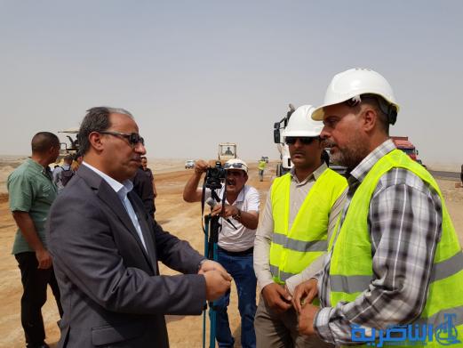 محافظ ذي قار يتفقد اعمال المباشرة بمشروع الممر الثاني للطريق السريع الدولي - تقرير مصور-
